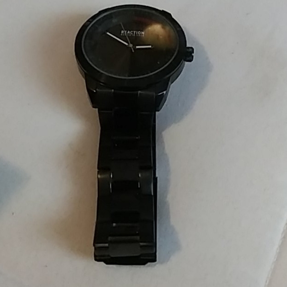 Reaction Kenneth Cole Watch - Picture 2 of 4